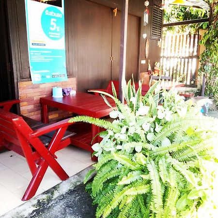 Baan Mai Guesthouse Mae Hong Son Esterno foto