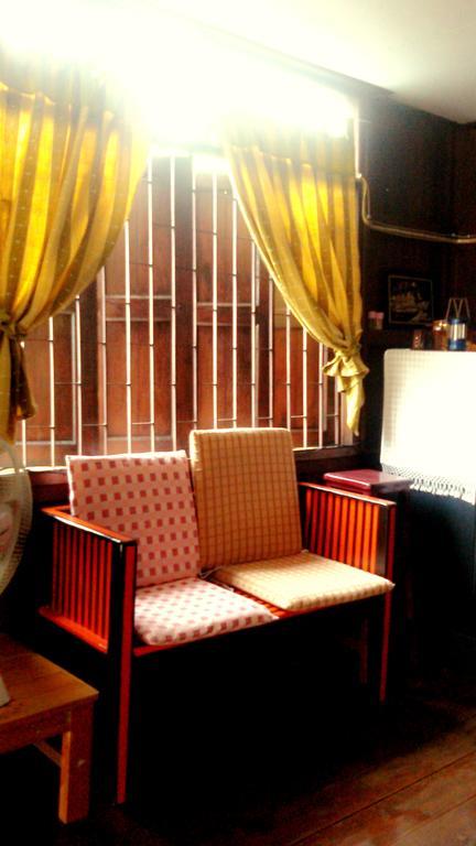 Baan Mai Guesthouse Mae Hong Son Esterno foto