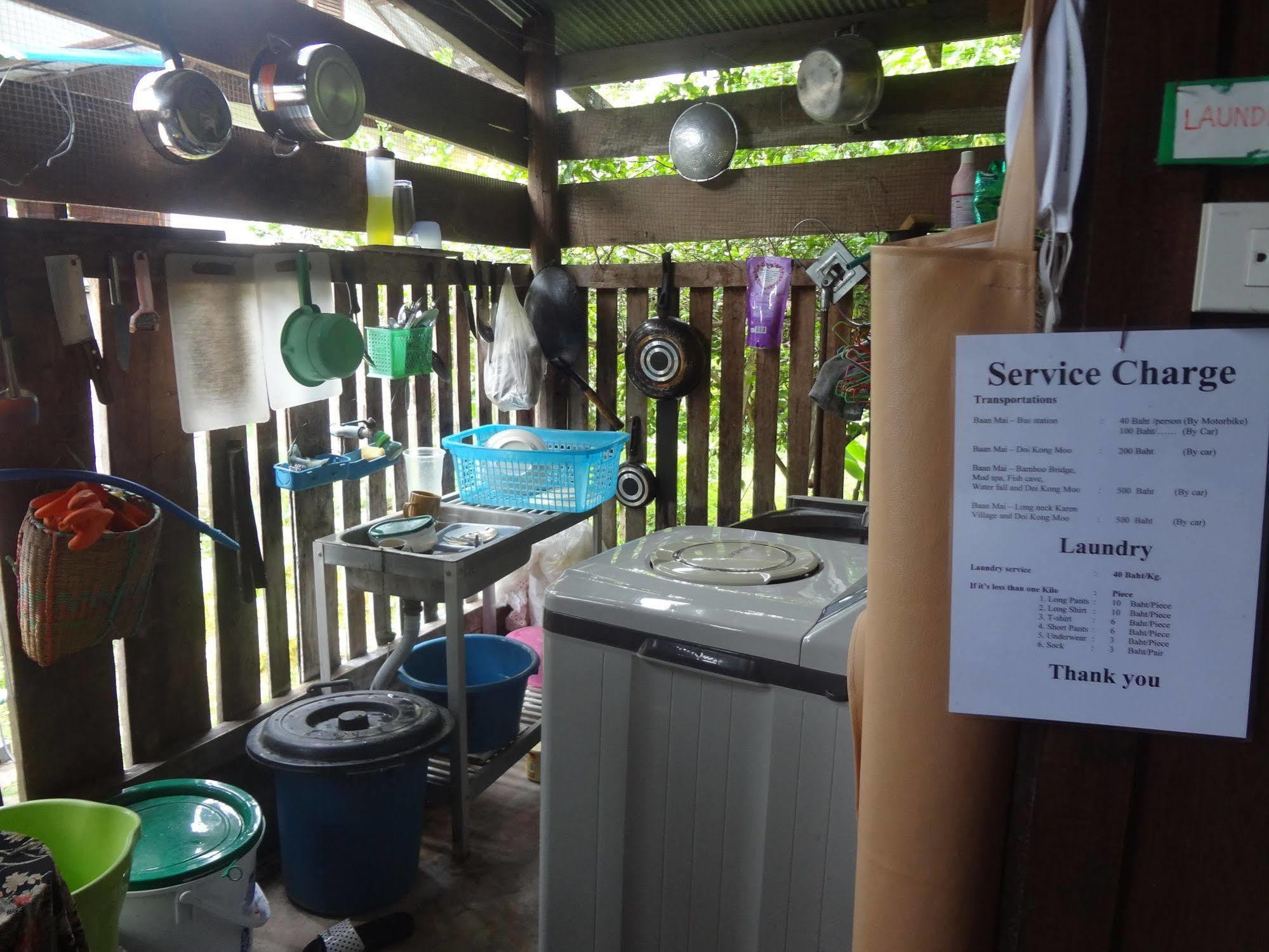 Baan Mai Guesthouse Mae Hong Son Esterno foto
