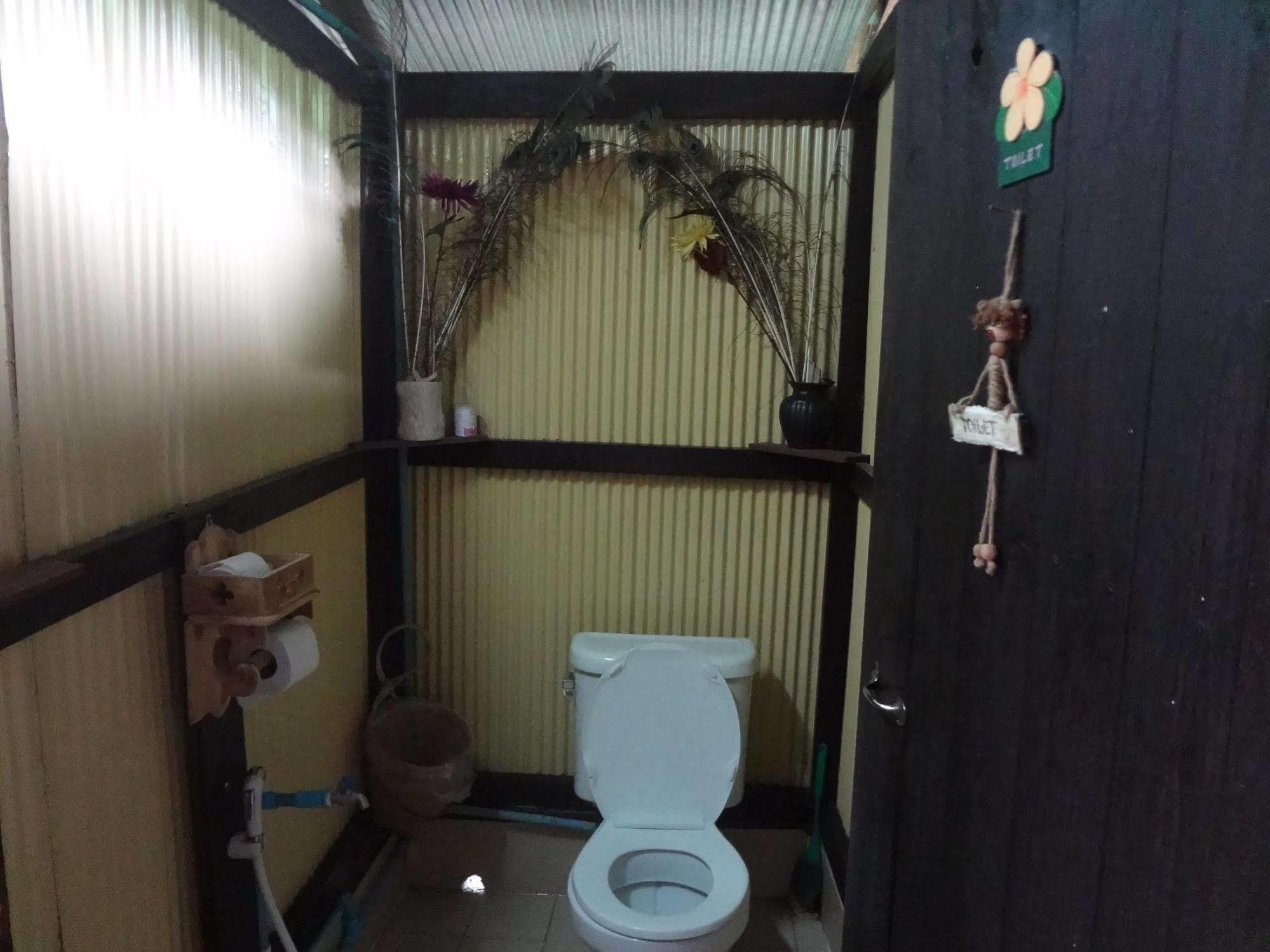 Baan Mai Guesthouse Mae Hong Son Esterno foto