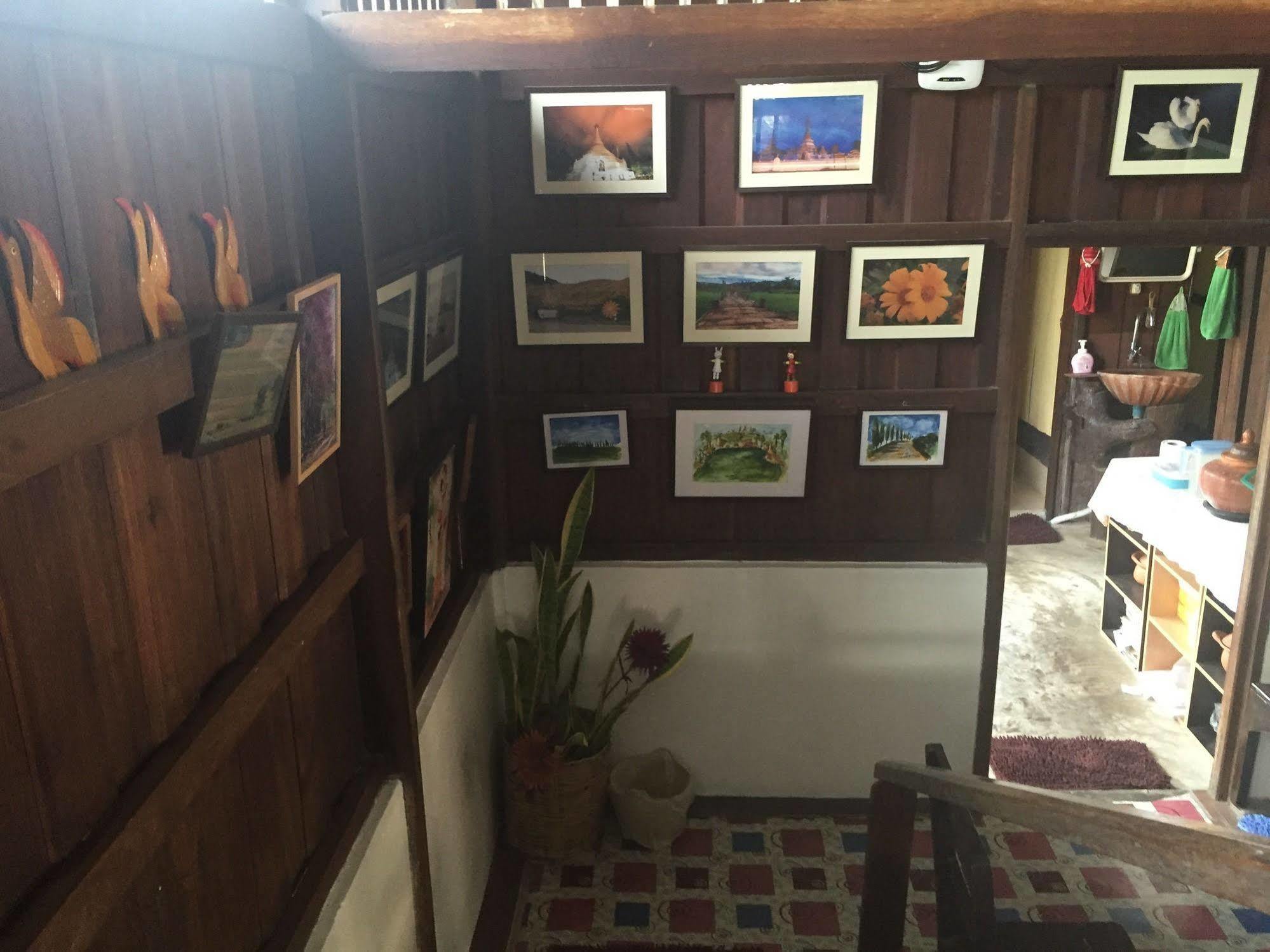 Baan Mai Guesthouse Mae Hong Son Esterno foto