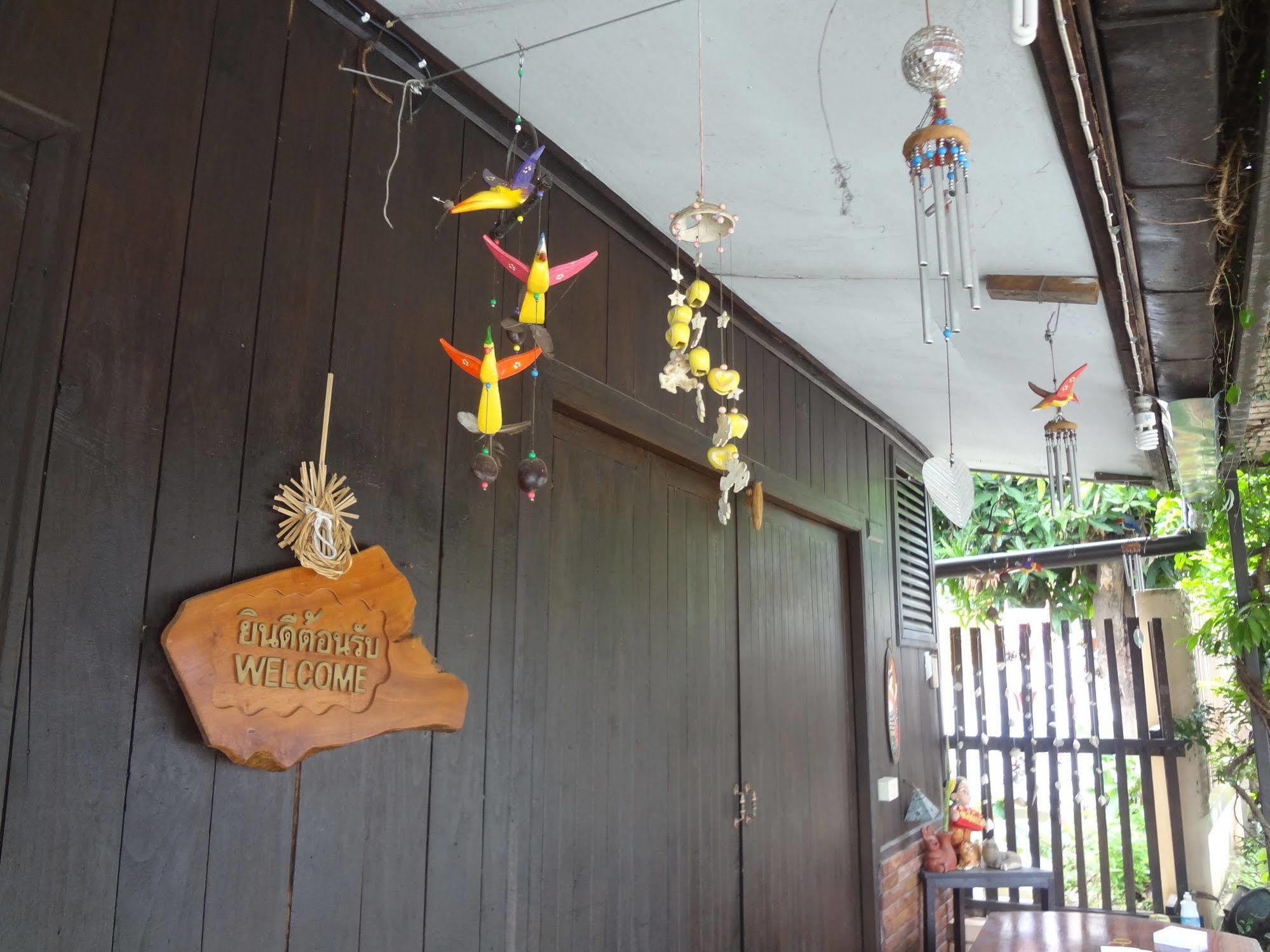 Baan Mai Guesthouse Mae Hong Son Esterno foto